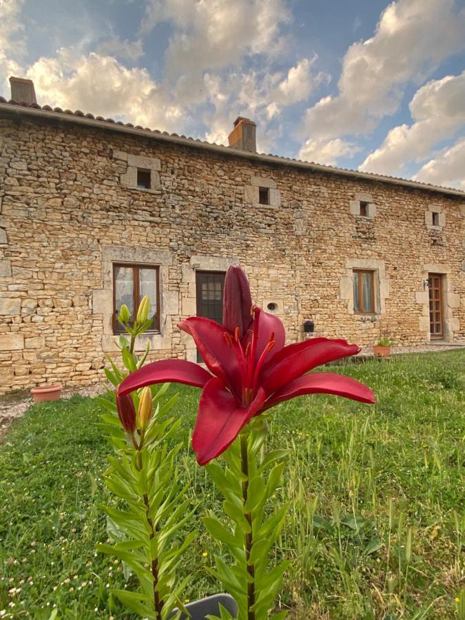 Le Papillon Villa Savigne Buitenkant foto